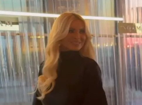 Έγκυος η Κατερίνα Καινούργιου: Η χθεσινή εμφάνιση με μαύρο εφαρμοστό φόρεμα που επιβεβαιώνει την είδηση
