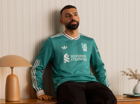 Οι «Reds»… γίνονται πράσινοι – Η νέα ρετρό εμφάνιση της Λίβερπουλ (pics)