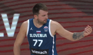 Eurobasket 2025: H χειρονομία του Ντόντσιτς προς τους διαιτητές (pic, vid)