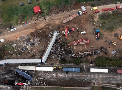 Τέμπη: Ποια είναι η Επιτροπή Peti του Ευρωκοινοβουλίου που θα διερευνήσει την τραγωδία και τι σημαίνει αυτό για την Ελλάδα