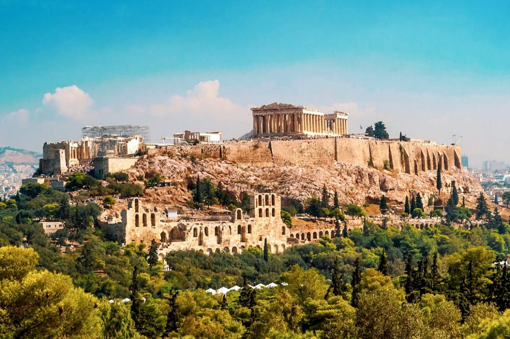Ρωτήσαμε το Chat GPT τα 10 πράγματα που θα έκανε αν ζούσε μια βδομάδα με καύσωνα στην Αθήνα