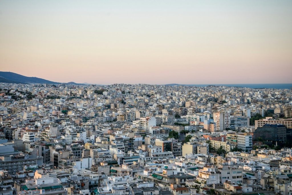 Ακριβό μου ακίνητο: Στην Ελλάδα χρειάζονται μισθοί 15 χρόνων για την αγορά ενός σπιτιού 70 τ.μ.
