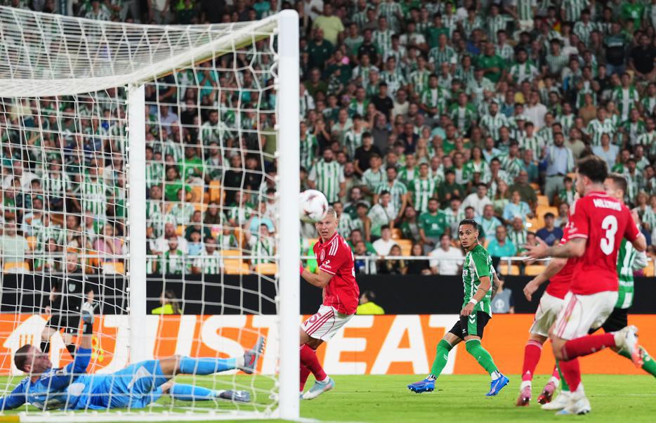 Μπέτις – Νότιγχαμ Φόρεστ 2-2: Ο Άντονι έσωσε τους Ισπανούς στο… παρά πέντε