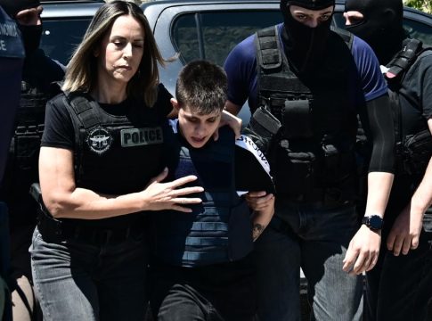 Ειρήνη Μουρτζούκου: Δολοφόνησε τα βρέφη με πίεση στη θώρακα – Κατασχέθηκαν τα τηλέφωνα της μητέρας και της γιαγιάς του Παναγιωτάκη