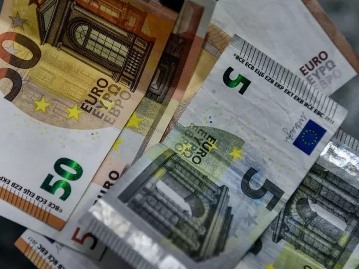 EKTAKTO: 250 ευρώ στο λογαριασμό σου από το κράτος λίγο πριν τα Χριστούγεννα