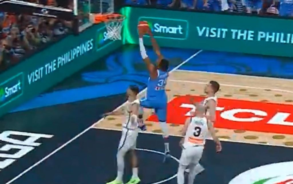 Τρέλανε και τη FIBA ο Αντετοκούνμπο: «Πώς να τον σταματήσεις;» (vid)
