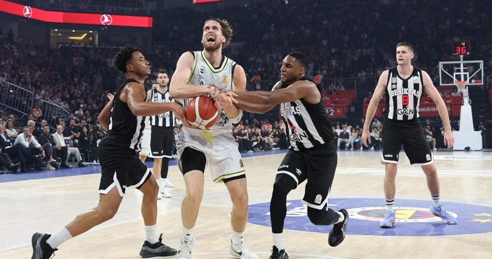 Φενέρμπαχτσε – Μπεσίκτας 85-83: «Λύγισε» την αντίπαλό της και κατέκτησε το Super Cup
