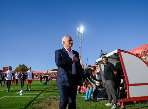 Μουρίνιο: «Αν έμενα σπίτι, θα έβγαζα περισσότερα από ότι στην Μπενφίκα»