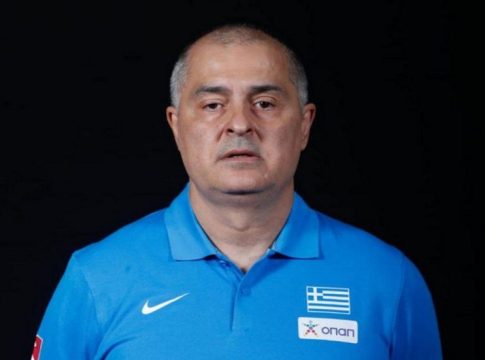 Καλαβρός: «Ο Γιάννης βάζει την ομάδα πάνω από όλα – Κεφάλαια του ελληνικού μπάσκετ Παπανικολάου και Σλούκας»