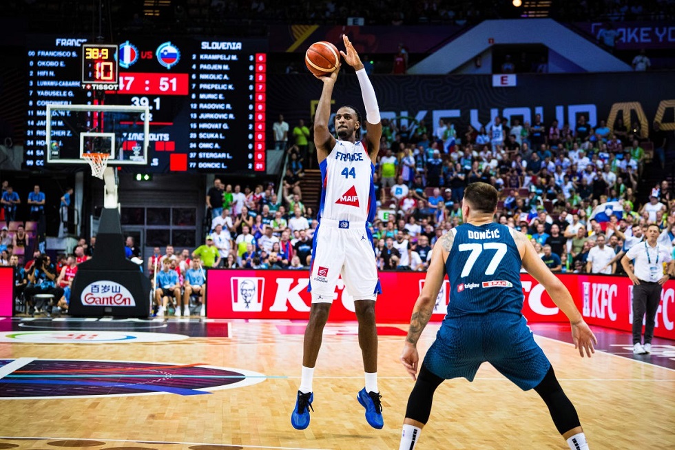 Κακά νέα για τη Γαλλία: Χάνει το υπόλοιπο του Eurobasket o Σαρ (pic)