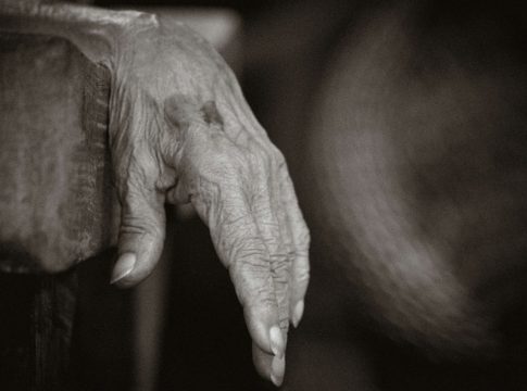 Φόνος σε γηροκομείο: 95χρονη δολοφόνησε την 89χρονη συγκάτοικό της
