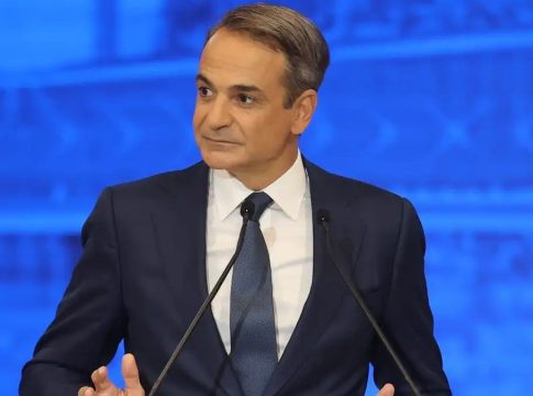 Μητσοτάκης: Μείωση φορολογικών συντελεστών με έμφαση σε νέους και οικογένειες