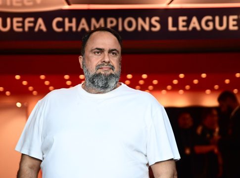 Δίπλα στην ομάδα ο Βαγγέλης Μαρινάκης