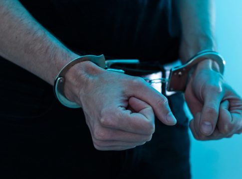 Αποκαλύψεις για τον 42χρονο που συνελήφθη για βιασμό και εμπορία ανθρώπων – Τα ραντεβού της 16χρονης και η κοκαΐνη