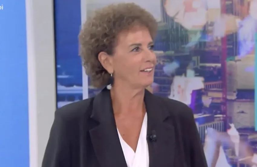 Τους άφησε άφωνους η Χριστίνα Σούζη με το «άφρο λουκ» – «Έλα μέσα Τζούλιους Έρβινγκ»
