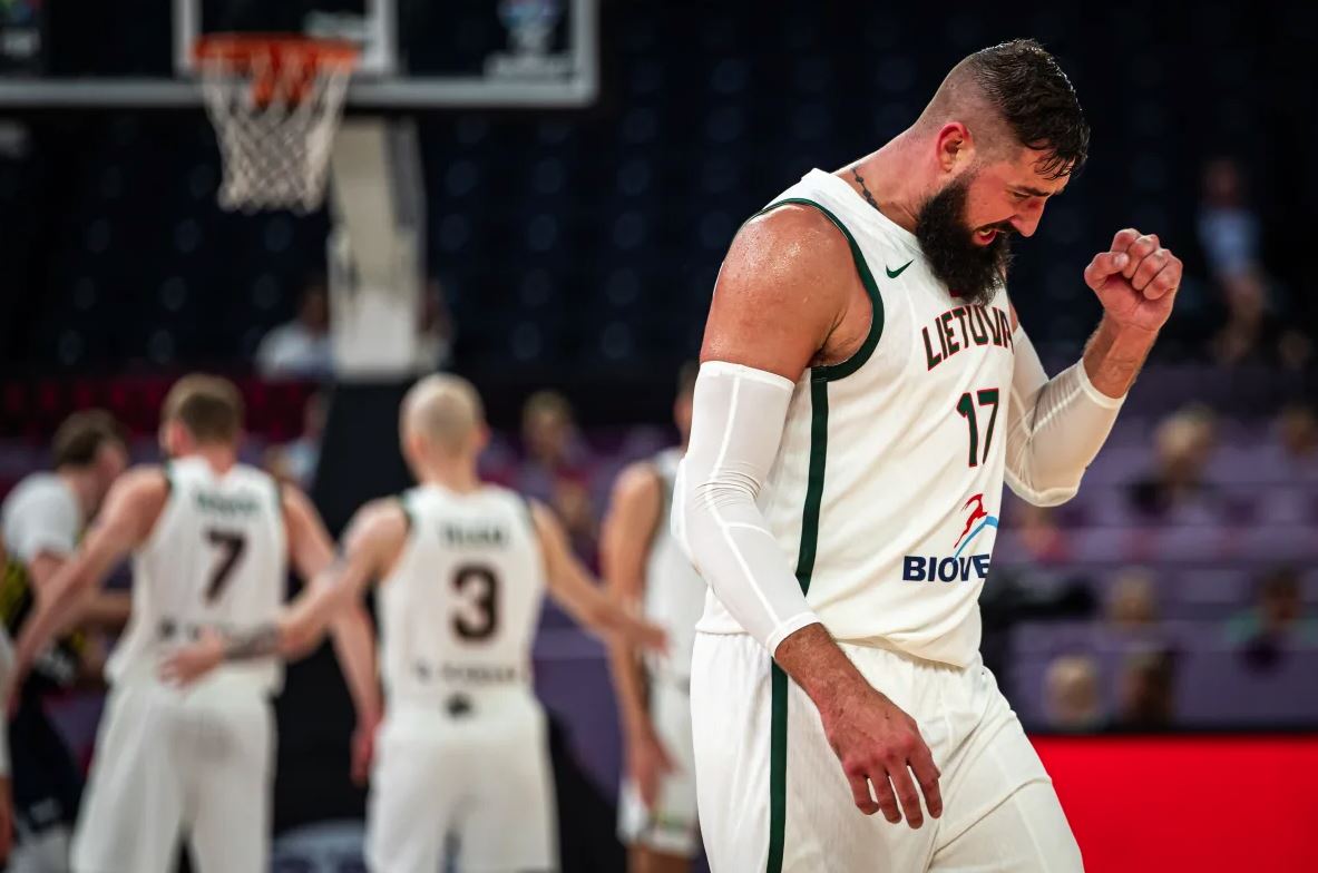 Η Λιθουανία κέρδισε με…ζόρια τη Σουηδία (74-71) και περιμένει το Φινλανδία- Γερμανία