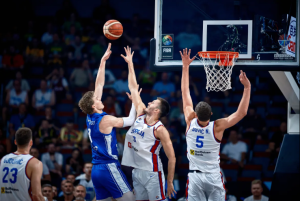 Σερβία – Φινλανδία 86-92: Παναγία μου κάτι… λύκοι, πέταξαν έξω τους «πλάβι» και έφυγαν για τους «8»