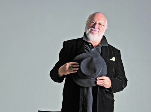 Σαββόπουλος: Ο Διονύσης, η πολιτική και η Ελλάδα μέσα από τη μουσική του (vids)