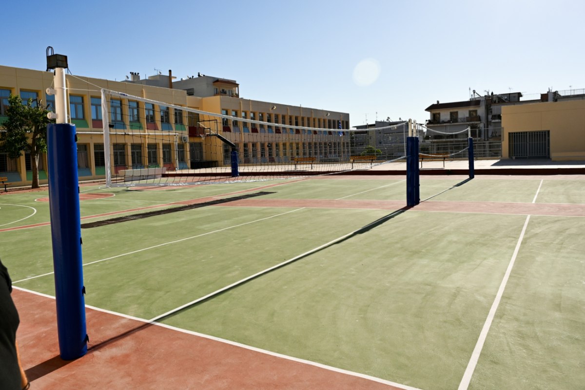 Τραγωδία στον Ασπρόπυργο: 10χρονο κορίτσι κατέρρευσε και πέθανε στο προαύλιο του σχολείου του