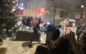 Απίθανα σκηνικά στην Αλβανία: Πανηγύρισαν τη νίκη επί της Σερβίας με… πυροβολισμούς (vids)
