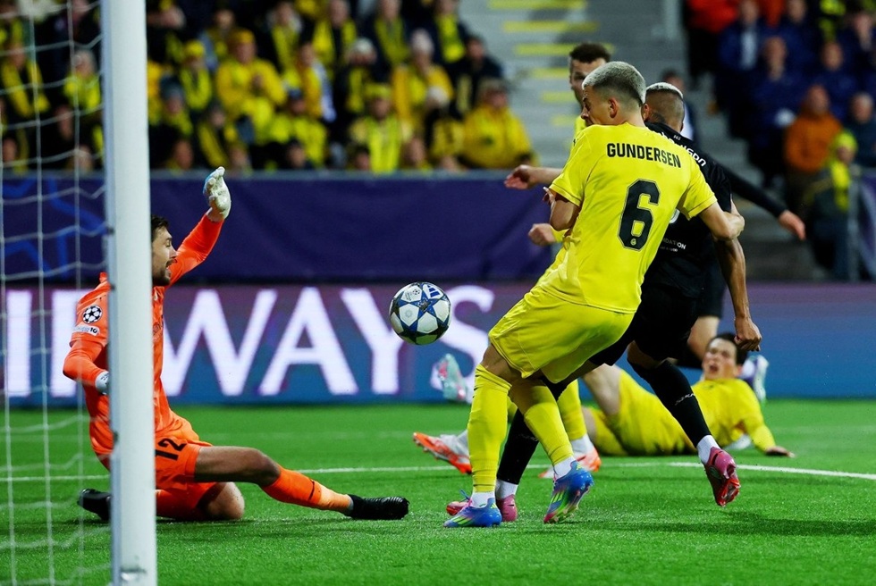 Μπόντο Γκλιμτ – Τότεναμ 2-2: Οι Νορβηγοί ήταν έτοιμοι για γιορτή, αλλά ένα αυτογκόλ έσωσε την αγγλική ομάδα