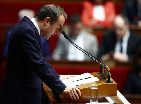 Λεκορνί: Αναστέλλεται η μεταρρύθμιση του συνταξιοδοτικού μέχρι τις προεδρικές εκλογές