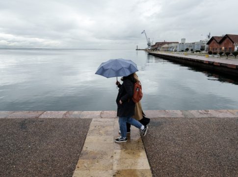 Από τα ξημερώματα αλλάζει ο καιρός – Σε ποιες περιοχές θα σημειωθούν έντονες βροχοπτώσεις