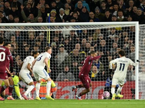 Λιντς – Γουέστ Χαμ 2-1: Τα «παγώνια» βύθισαν κι άλλο τα «σφυριά»