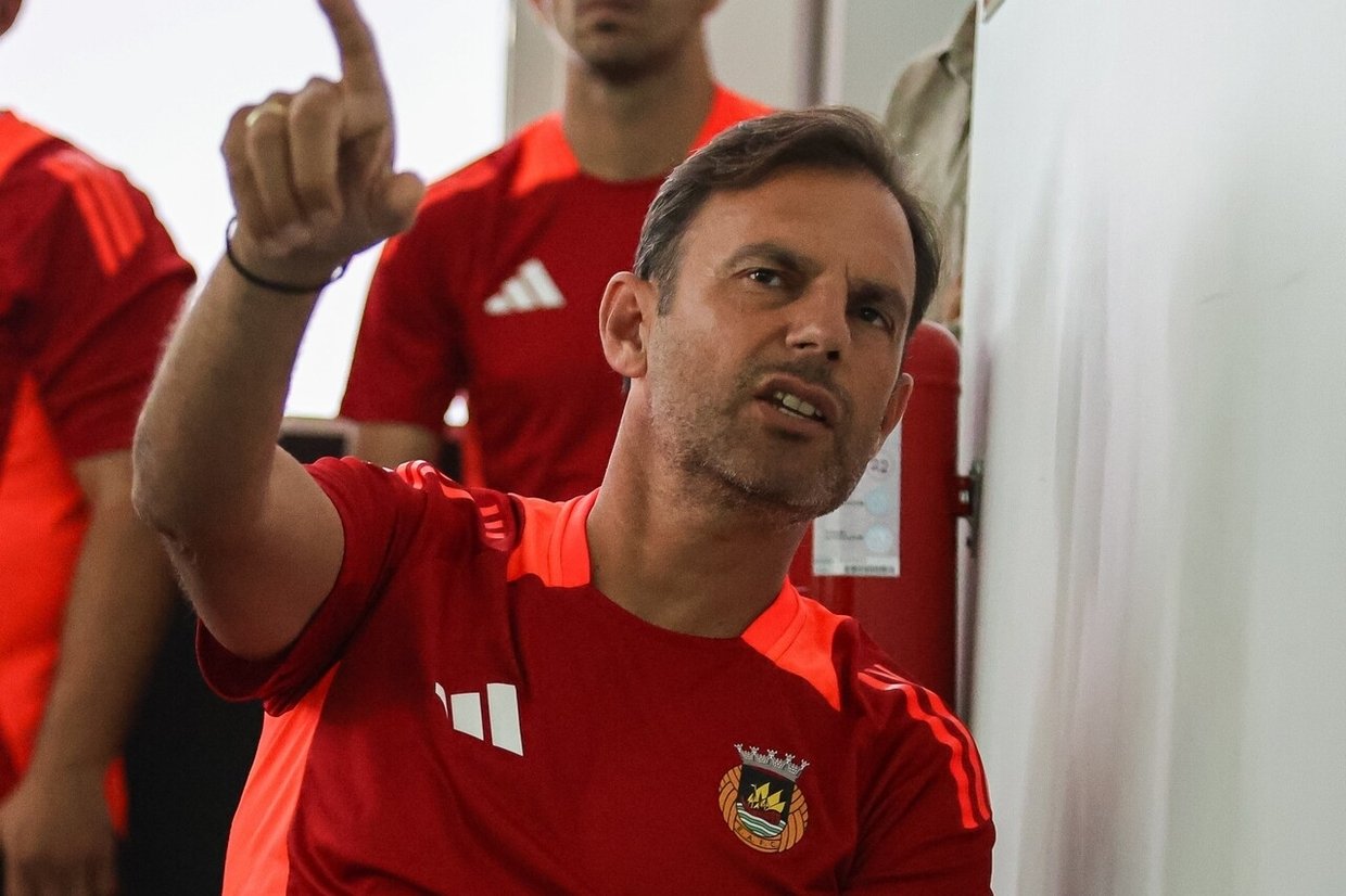 Το έκανε ξανά: Η Ρίο Άβε του Συλαϊδόπουλου έπαιξε… Play Station και ο Βρουσάι σκόραρε μετά από 20 πάσες (vids)