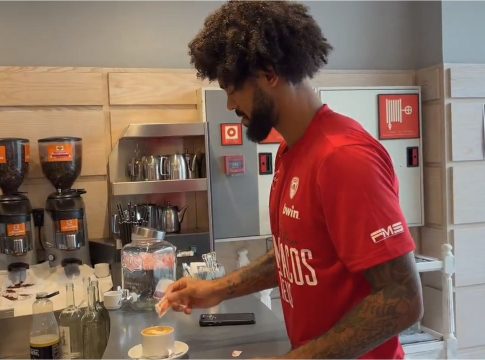 Ολυμπιακός: «Kalimera» με τον… barista Ντόρσεϊ (vid)
