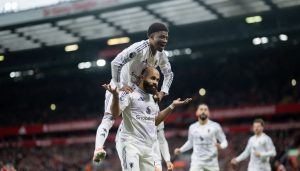 Λίβερπουλ – Μάντσεστερ Γιουνάιτεντ 1-2: Οι Reds τα… έσπασαν, οι «κόκκινοι διάβολοι» τα έβαλαν και πήραν το ντέρμπι