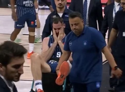 Σοκ με Παπαγιάννη στην Εφές – Χτύπησε σοβαρά και αποχώρησε με κλάματα