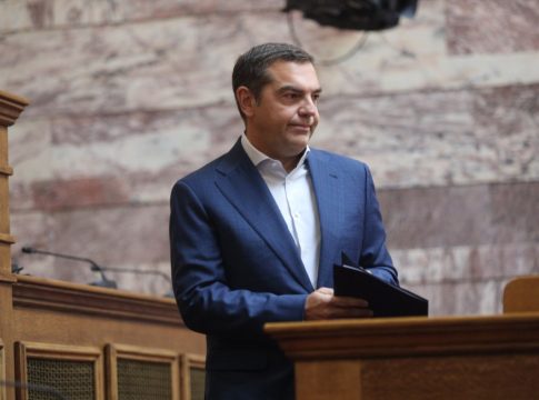 Μονοπώλησε η παραίτηση Τσίπρα τις συζητήσεις στη Βουλή