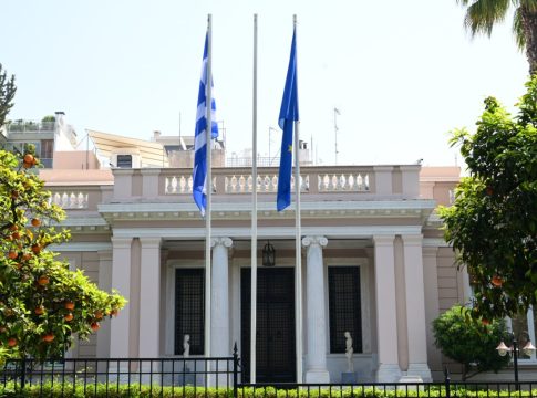 Φουρτούνα στο Μαξίμου πριν την «Ιθάκη» του Τσίπρα – Τώρα το «μαξιλάρι» μάς έσωσε στην πανδημία