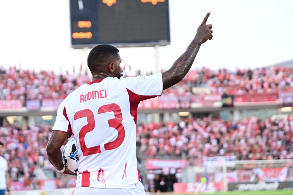 Ευχήθηκε στην Ελλάδα ο Ροντινέι (pic)