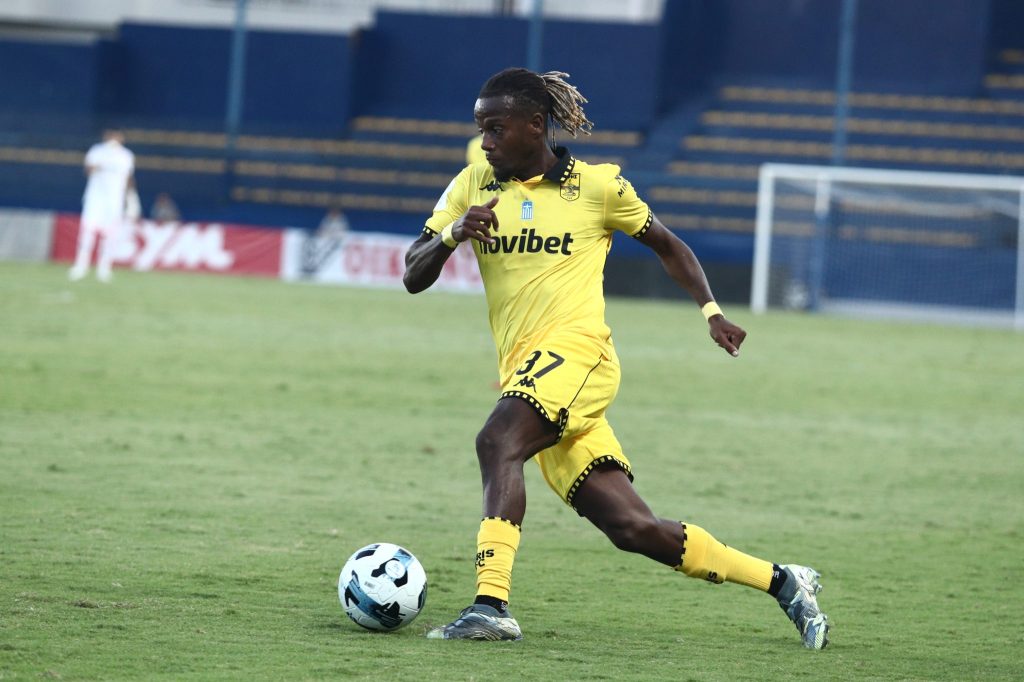 Πρόβλημα με Μεντίλ στον Άρη – Έγινε αναγκαστική αλλαγή στο ματς με το Αιγάλεω