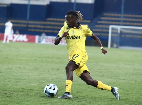 Πρόβλημα με Μεντίλ στον Άρη – Έγινε αναγκαστική αλλαγή στο ματς με το Αιγάλεω