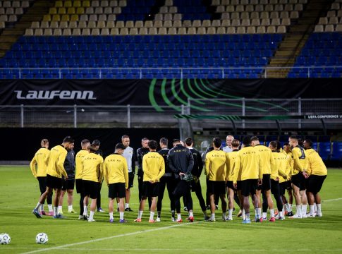 Η προπόνηση της ΑΕΚ στο γήπεδο της Τσέλιε (Pics)