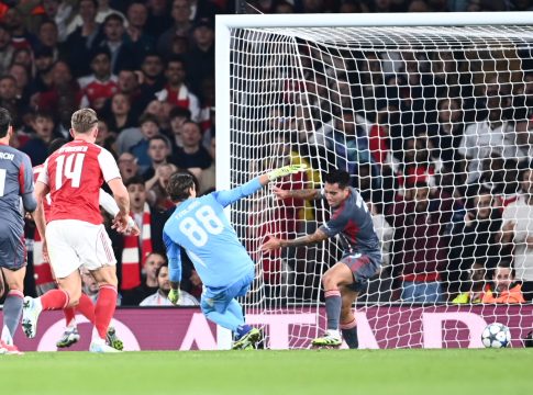 Ο Μαρτινέλι από κοντά το 1-0 για την Άρσεναλ κόντρα στον Ολυμπιακό (vid)