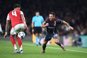 Άρσεναλ – Ολυμπιακός 2-0: Πάλεψε σαν λιοντάρι…