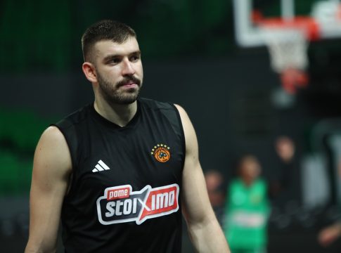 Ρογκαβόπουλος: «Υπάρχουν πράγματα που με έχουν ενοχλήσει – Δεν έχω κλείσει την πόρτα στην Εθνική»