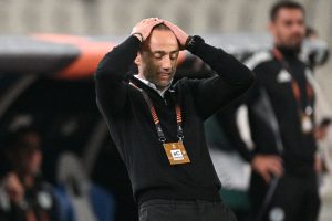 Οργή των οπαδών του Παναθηναϊκού από την ήττα: «Αλαφούζο πούλα – Πάρτε το δίπλωμα από τον Κόντη» (pics)
