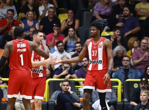 Μαρούσι – Ολυμπιακός 81-100: Πρεμιέρα με «κατοστάρα» και «διψήφιο» Νιλικίνα