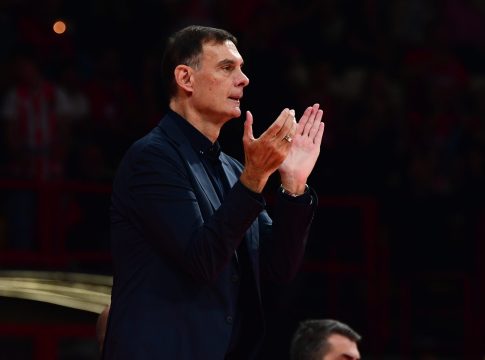Ολυμπιακός: Η δύσκολη απόφαση του Μπαρτζώκα για το ντέρμπι – Ποιους αναμένεται να αφήσει έξω από τη λίστα (vids)