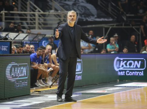 Σιγάλας: «Είναι μεγάλο μάθημα για τα παιδιά – Θα μάθουμε να κερδίζουμε στο τέλος»