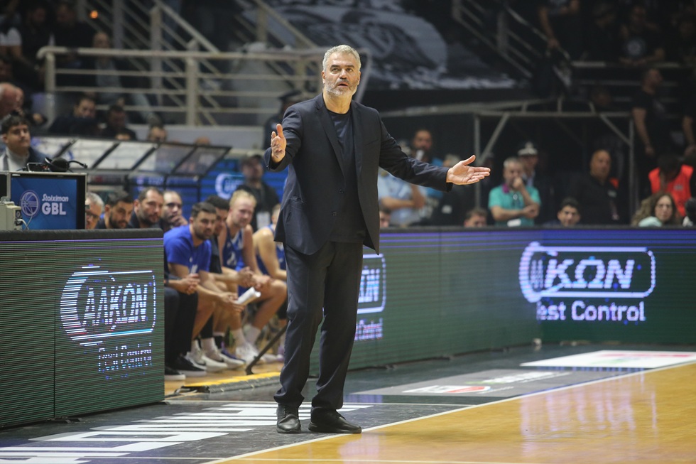 Σιγάλας: «Είναι μεγάλο μάθημα για τα παιδιά – Θα μάθουμε να κερδίζουμε στο τέλος»