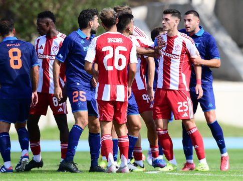 Athens Kallithea – Ολυμπιακός Β’: Ο διαιτητής Τομαράς «ξέχασε» τους κανονισμούς και έδωσε πέναλτι-ντροπή υπέρ των γηπεδούχων (vid)