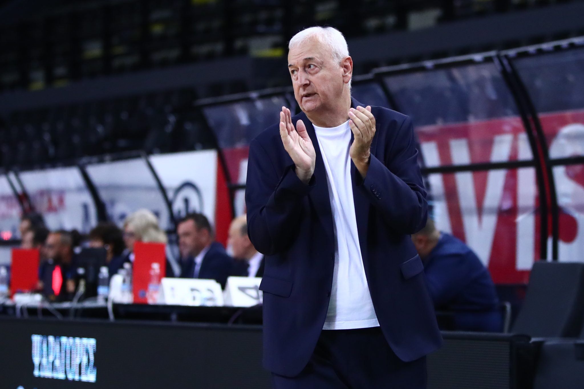 Σάκοτα: «Όσο είμαστε ενωμένοι θα είμαστε εντάξει μέσα στη χρονιά» (vid)