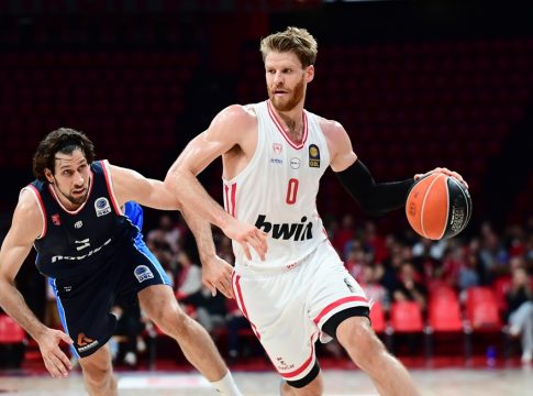 Ολυμπιακός – Πανιώνιος 81-66: «Καυτοί» Νιλικίνα και Χολ… καθάρισαν στο ΣΕΦ – Χαμόγελα για Φουρνιέ και Γουόκαπ