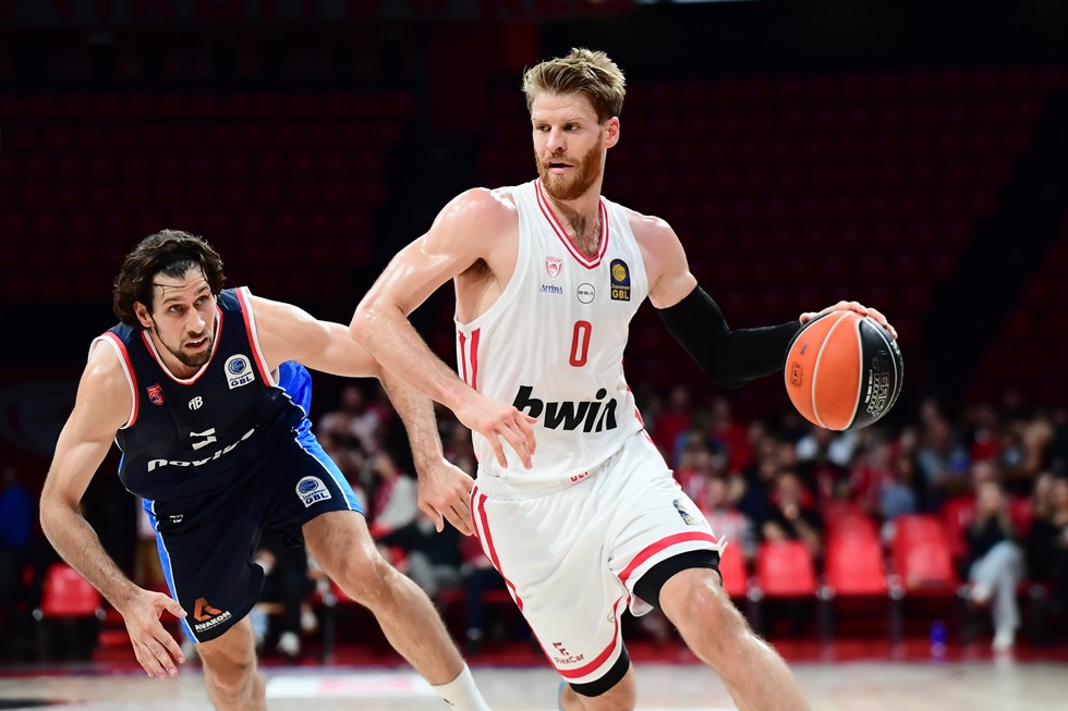 Ολυμπιακός – Πανιώνιος 81-66: «Καυτοί» Νιλικίνα και Χολ… καθάρισαν στο ΣΕΦ – Χαμόγελα για Φουρνιέ και Γουόκαπ (vid)